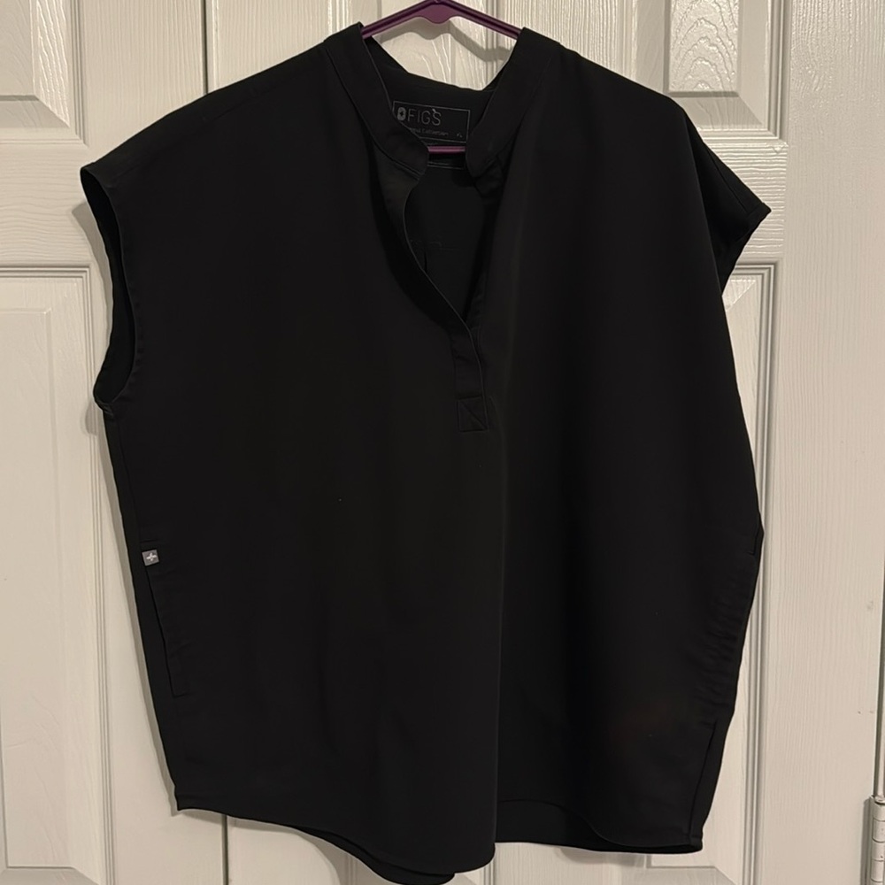 Black maternity figs scrubs XL